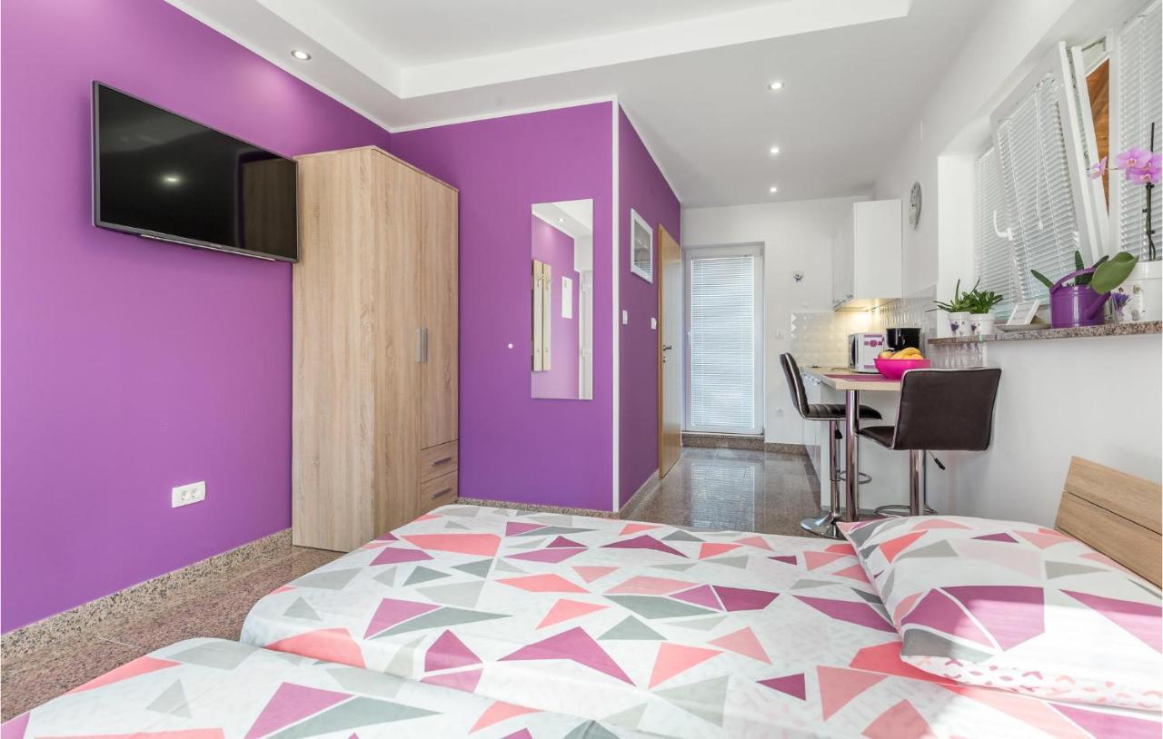 Nice Apartment In Rukavac With Kitchen Eksteriør billede