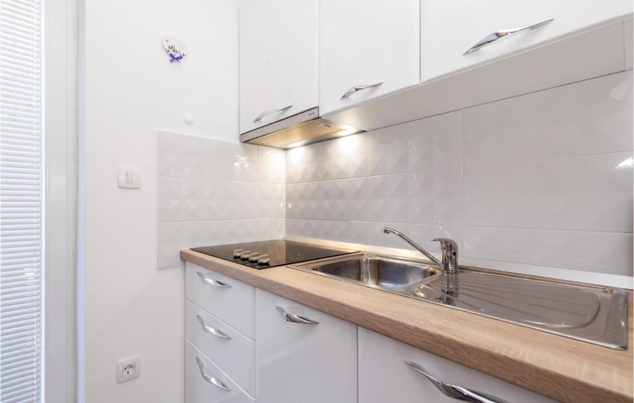 Nice Apartment In Rukavac With Kitchen Eksteriør billede