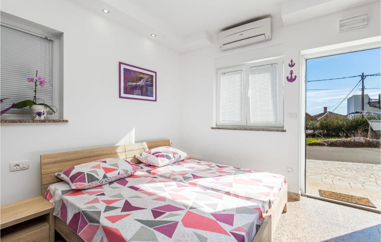 Nice Apartment In Rukavac With Kitchen Eksteriør billede